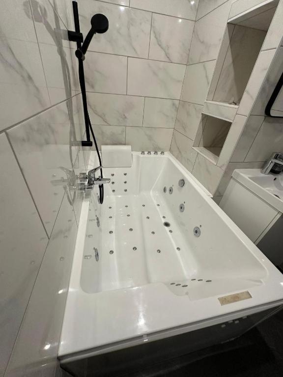 Studio Jaccuzzi A 2 Min Davignon Les Angles  Eksteriør bilde